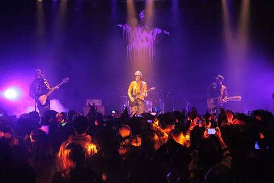 “b体育”为实现中华民族伟大复兴中国梦接力奋斗_时事政治_中公教育网(图1) 必一