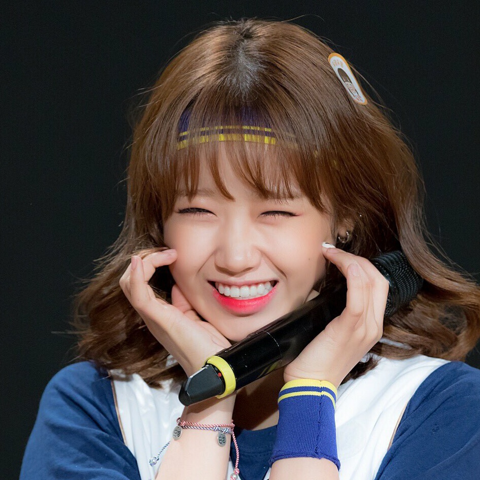 Bsports必一体育-邰正宵亮相武汉 首秀摇滚版《九百九十九朵玫瑰》(图1) Bsports必一体育