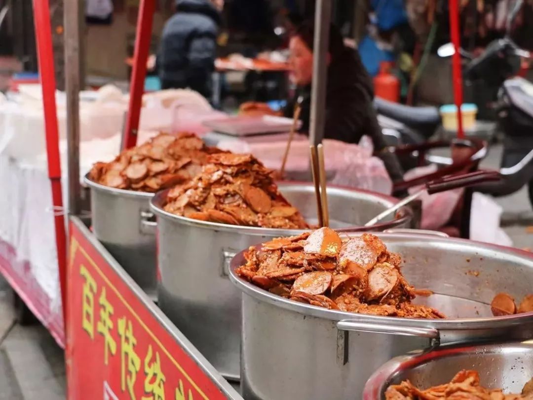 【b体育】许巍新专辑《无尽光芒》举行首唱会全国巡演5月温暖启航(图2) Bsports必一体育